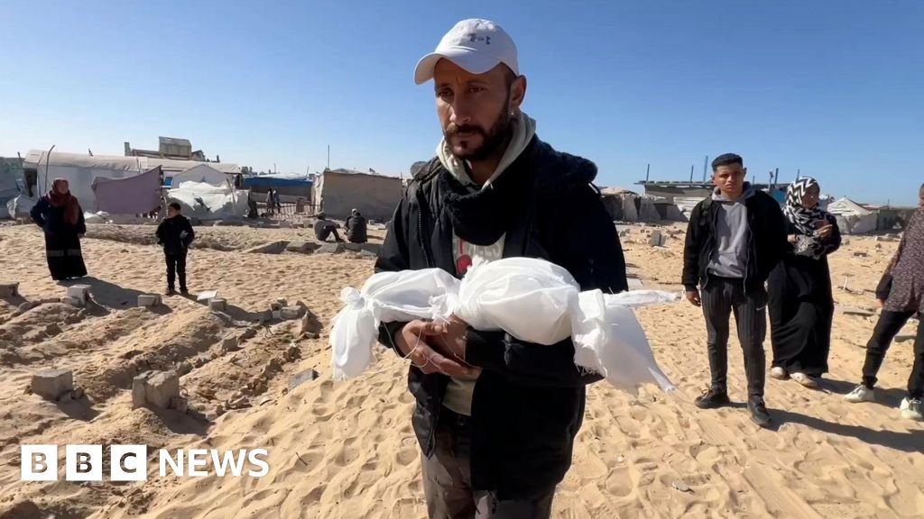 Gaza babies dying from the cold as winter temperatures drop Gaza babies dying from the cold as winter temperatures drop